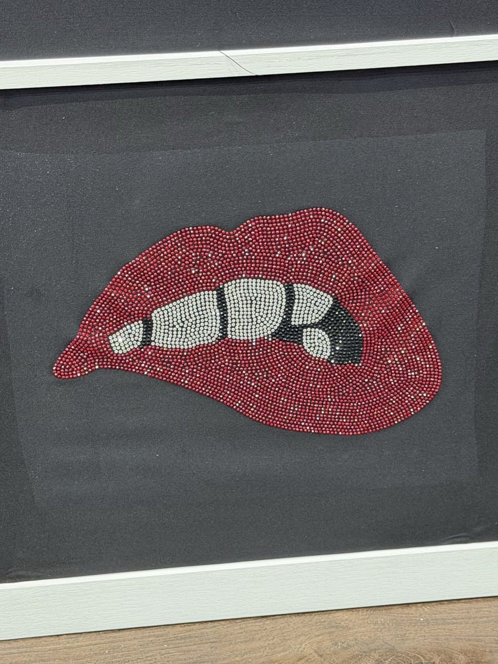Crystal lips design
